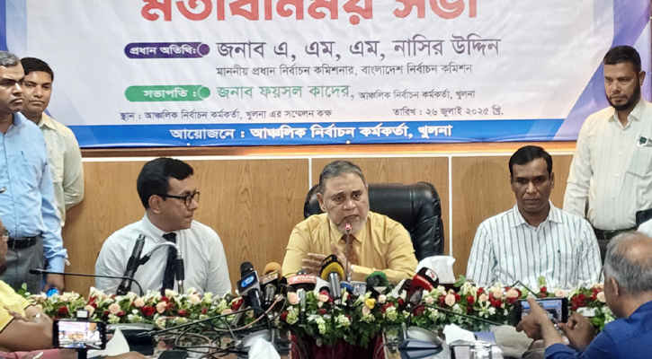 নির্বাচনে অস্ত্রের চেয়েও ভয়াবহ হুমকি এআই : সিইসি