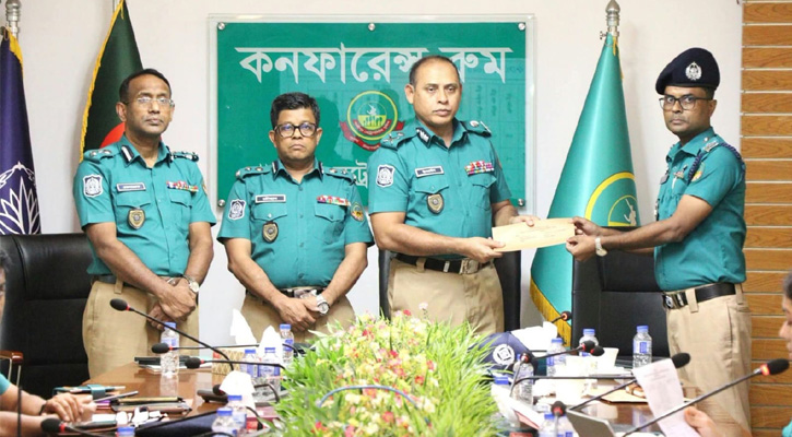 গাজীপুর মেট্রোপলিটন পুলিশের মাসিক কল্যাণ ও অপরাধ পর্যালোচনা সভা অনুষ্ঠিত