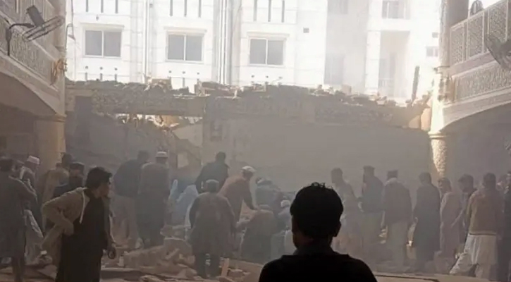 পাকিস্তানের লাহোরে একাধিক বিস্ফোরণ
