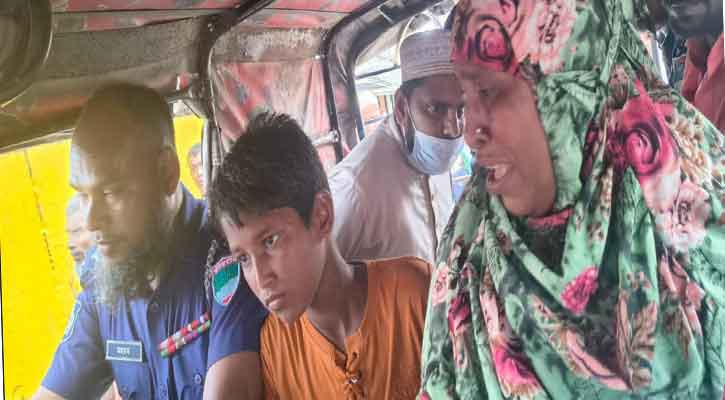 চুরি মালামালসহ মহিলা দলের  কর্মী গ্রেপ্তার