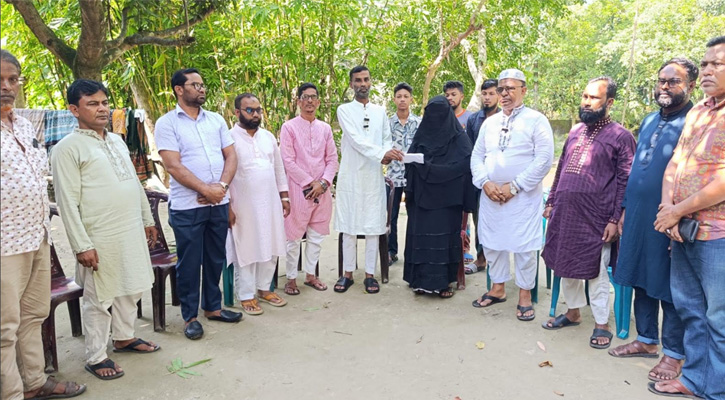 গৌরীপুরে প্রয়াত দলিল লেখক মজিবর  রহমানের পরিবারকে ১ লাখ টাকা অনুদান