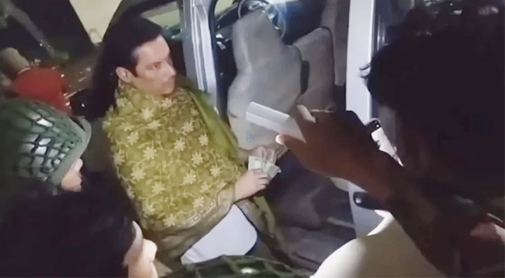 বিএনপির বিদ্রোহী প্রার্থীর ম্যানেজার সাড়ে ১০ লাখ টাকা সহ আটক