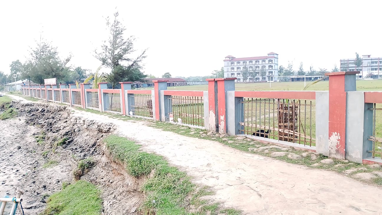 রামপাল সরকারি কলেজ নদীভাঙনের হুমকিতে :  পদক্ষেপের দাবি