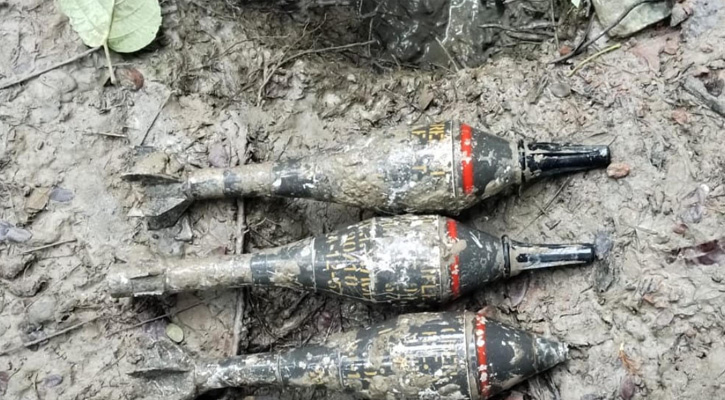 রামগতিতে মাটির নিচে মিলল তিনটি মর্টার শেল