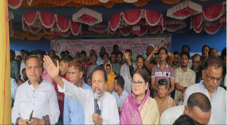সিরাজগঞ্জে বিএনপির প্রতিষ্ঠাবার্ষিকীতে শহীদ জিয়া স্মৃতি ফুটবল টুর্নামেন্টের উদ্বোধন