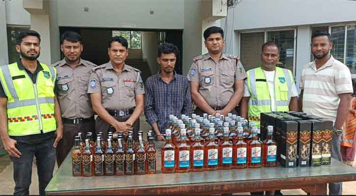 ভালুকায়  ৯০ বোতল ভারতীয় মদ উদ্ধার আটক -১