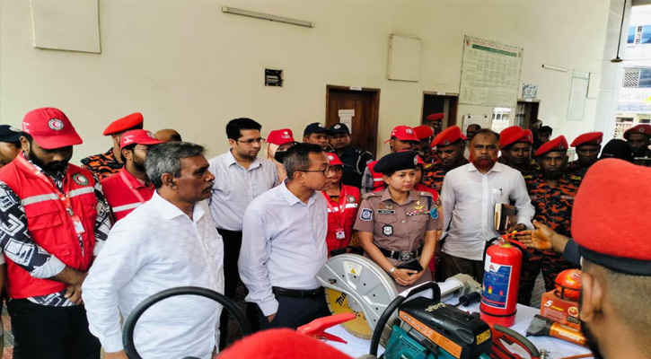 আগুন-দুর্যোগ মোকাবিলায় প্রস্তুতির অঙ্গীকার: ফরিদপুরে ফায়ার সার্ভিস ও সিভিল ডিফেন্স সপ্তাহের উদ্বোধন