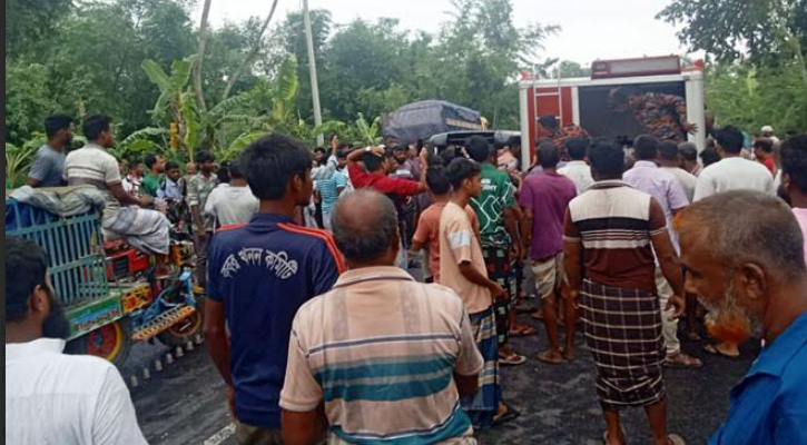 রাজশাহীতে ট্রাক-মাহিন্দ্রার সংঘর্ষে ব্যাংকারসহ নিহত ২, আহত ৩