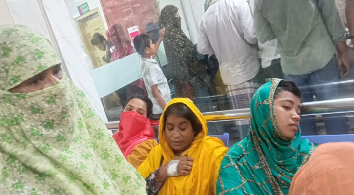 শ্রীপুরে কারখানায় ফের অর্ধশতাধিক শ্রমিক অসুস্থ-তথ্য সংগ্রহে গিয়ে সাংবাদিক হেনস্তা