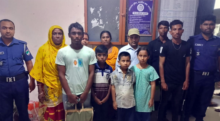 সাতক্ষীরা সীমান্তে চার শিশুসহ ১০ বাংলাদেশিকে বিজিবির কাছে হস্তান্তর