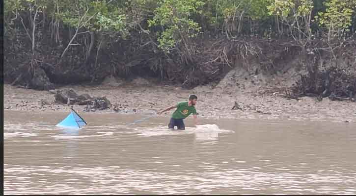 দুই মাস পর কাঁকড়া আহরণে স্বস্তি ফিরল সুন্দরবনের জেলেপাড়ায়