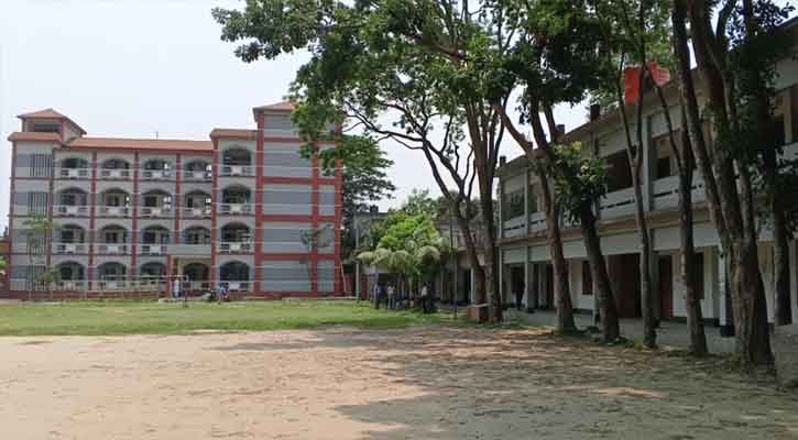 সোনারগাঁয়ে ভুল প্রশ্নে এসএসসি পরীক্ষা, দেড় ঘণ্টা বাড়িয়ে পুনরায় পরীক্ষা—কেন্দ্র সচিবকে অব্যাহতি