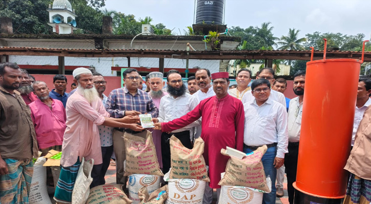 নাগেশ্বরীতে বিনামূল্যে সার বীজ বিতরণ