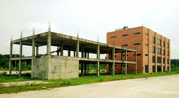 ৭ বছরেও চালু হয়নি মাগুরার ট্রাক টার্মিনাল