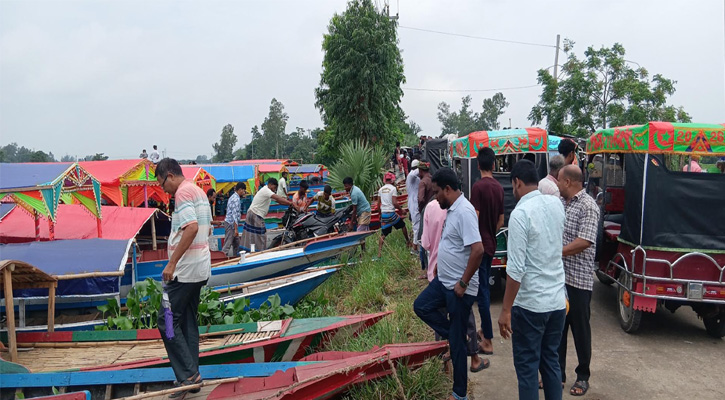 বর্ষায় চলনবিল ঘুরতে জমে উঠেছে  সিংড়া নৌকা ঘাট
