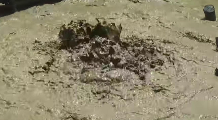 আড়িয়াল খাঁ নদীর তলদেশে তিতাসের গ্যাস লিক