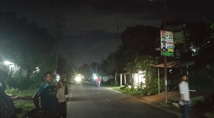 সড়ক বাতি নষ্ট থাকায় সন্ধ্যা নামলেই ভয়ের জনপদ ঘোড়াশাল পৌরসভা