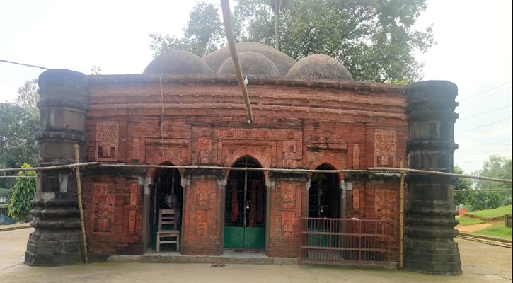 দিনাজপুর ঘোড়াঘাটে ৫০০ বছরের প্রাচীন স্থাপত্য প্রাচীন ঐতিহাসিক সুরা মসজিদ