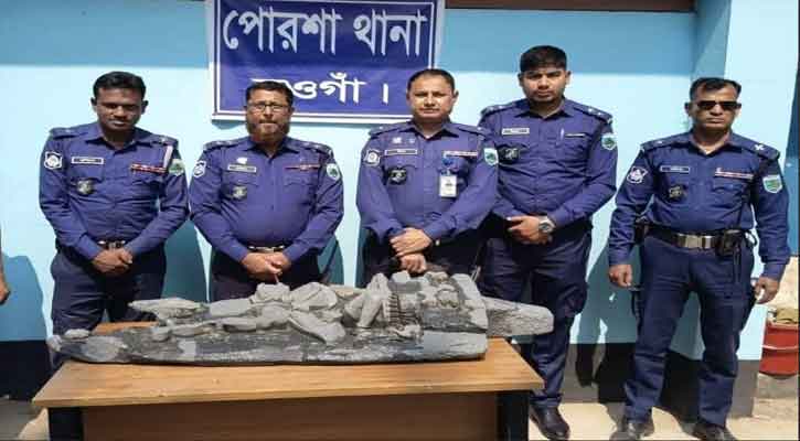 নওগাঁয়  প্রত্নতাত্বিক সম্পদ কষ্ঠী পাথরের মূর্তি উদ্ধার