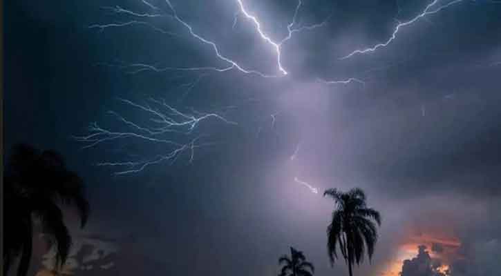 বজ্রপাতে ৭ জেলায় ১২ প্রাণহানি, গাইবান্ধায় একসঙ্গে ৪ জনের মৃত্যু