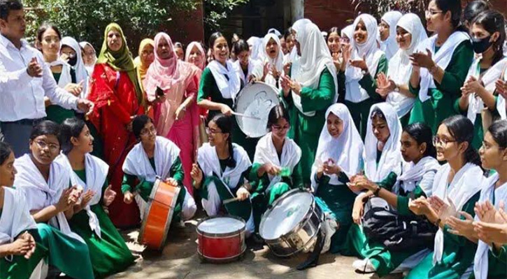 ময়মনসিংহ বোর্ডে পাসের হার ও জিপিএ-৫—দুটিতেই এগিয়ে মেয়েরা