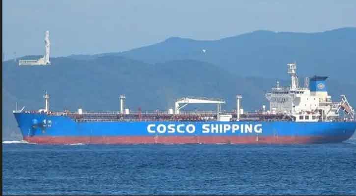 চট্টগ্রামে জাহাজ থেকে খালাস হচ্ছে ২৭ হাজার টন ডিজেল