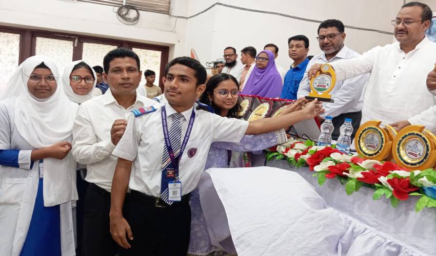 ভালুকায় বিজ্ঞান মেলা ও শিক্ষা সপ্তাহে কৃতি শিক্ষক-শিক্ষার্থীদের সংবর্ধনা