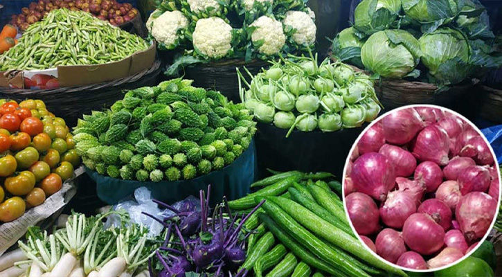 সবজির বাজারে স্বস্তি ফিরলেও বেড়েছে পেঁয়াজের ঝাঁজ