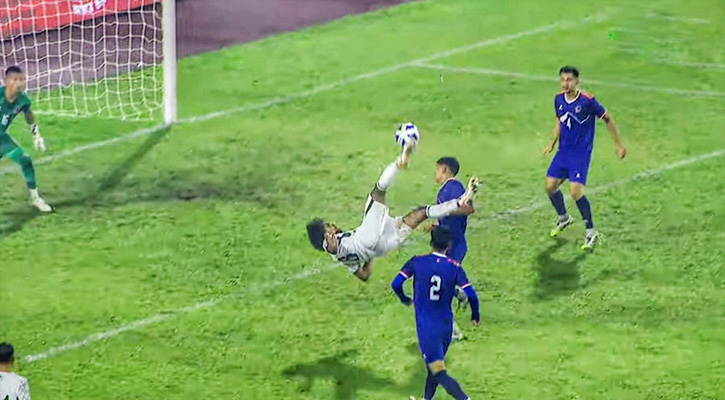 হামজার জোড়া গোলে লিড নিয়েও ড্র বাংলাদেশের