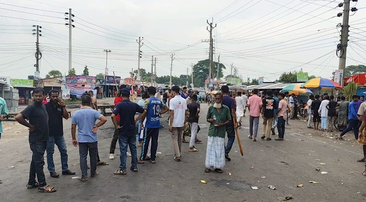 সীমানা পুনর্নির্ধারণের প্রতিবাদে ফরিদপুরে দুই মহাসড়ক অবরোধ, যান চলাচল বন্ধ
