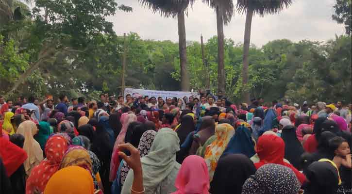 পররাষ্ট্র প্রতিমন্ত্রীর ঈদ উপহার বিতরণ