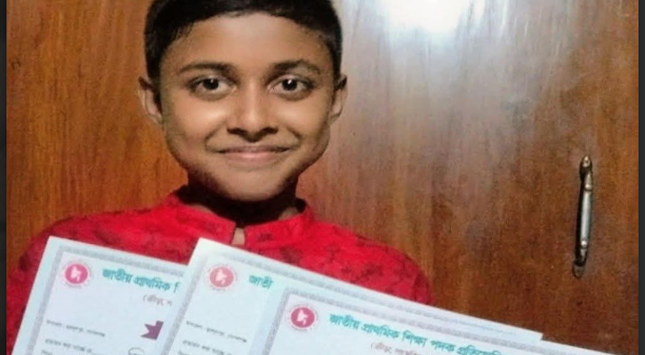 সাফল্যের মঞ্চে রিজু বিশ্বাস: তিন বিভাগে প্রথম