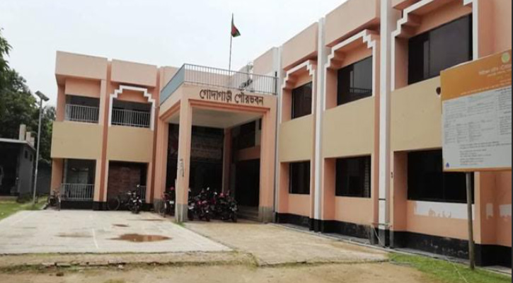 রাজশাহী গোদাগাড়ী পৌরসভার ১০ কোটি টাকার সড়ক সংস্কারে অনিয়মের অভিযোগ