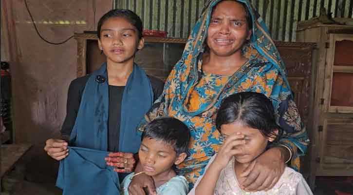 কুলিয়ারচরে কুপ্রস্তাবে রাজি না হওয়ায়  হামলার  অভিযোগ—তিন সন্তান নিয়ে ঘরছাড়া