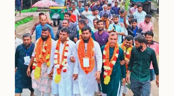 বান্দরবান মাইক্রোবাস শ্রমিক ইউনিয়ন নির্বাচনে সভাপতি নুরুল ইস:বাচ্চু, সাধারণ সম্পাদক আলমগীর