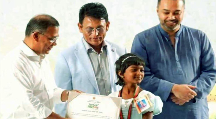উপস্থিত বক্তৃতায় দেশসেরা মাগুরার হুমাইরা