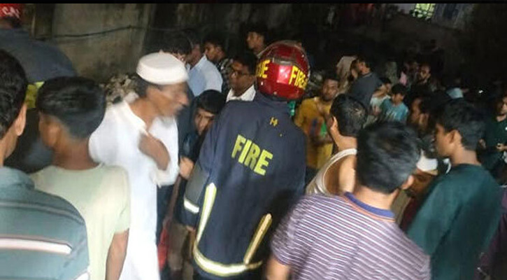 চট্টগ্রামে নালায় পড়ে যাওয়া ৬ মাসের শিশুর মরদেহ ১৪ ঘণ্টা পর উদ্ধার