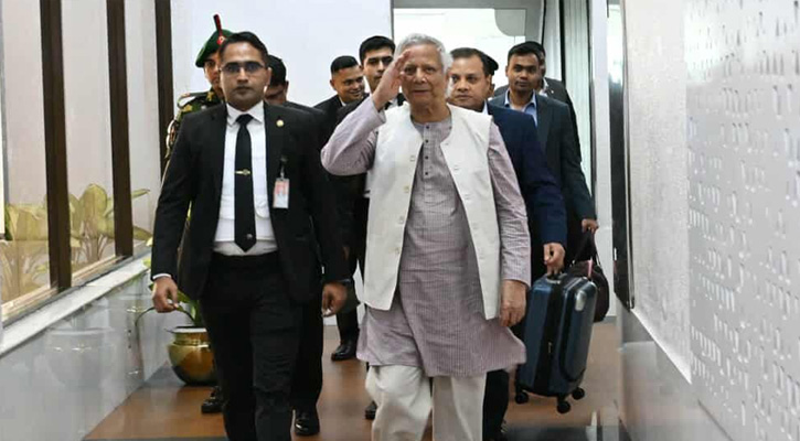 দেশে ফিরলেন প্রধান উপদেষ্টা