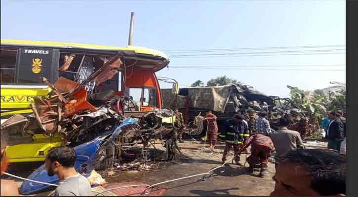 ময়মনসিংহে সেনাবাহিনীর ট্রাক  ও বাসের সংঘর্ষে নিহত ৩