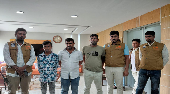 নওগাঁ পুলিশ সুপারের নির্দেশনায় গোয়েন্দা পুলিশের অভিযান, শয়তানের নিঃশ্বাস চক্রের তিন সদস্য গ্রেফতার