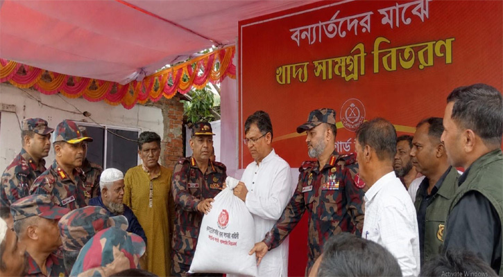 চকরিয়ায় বিজিবির উদ্যোগে বন্যাদুর্গত ১,৫০০ পরিবারকে ত্রাণ, ৭০০ জন পেলেন বিনামূল্যে চিকিৎসাসেবা