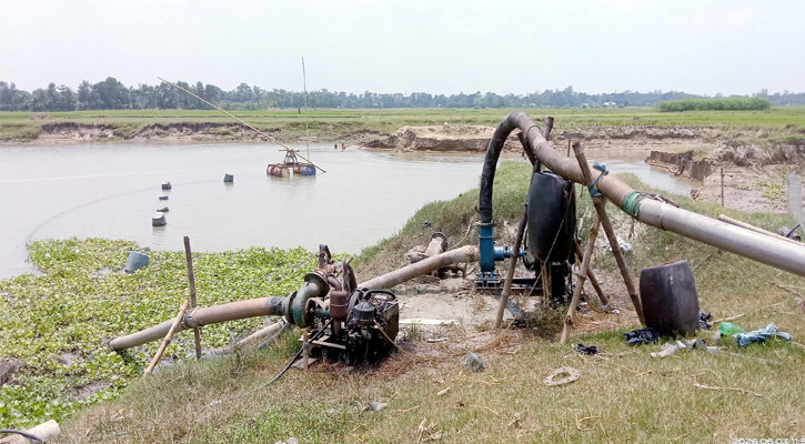 চান্দিনায় তিন ফসলি জমি ও পুকুর ধ্বংসের মহোৎসব