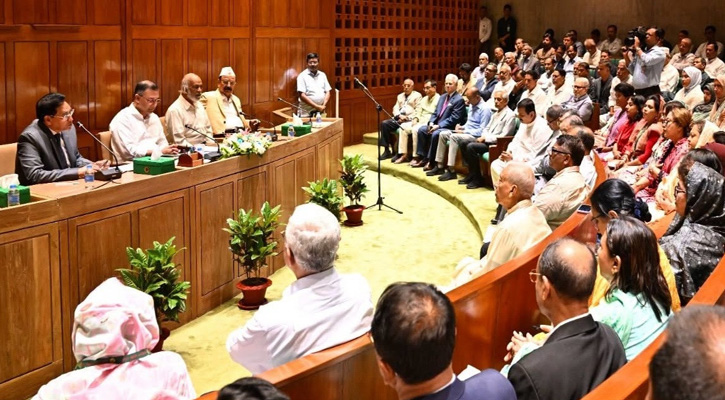 প্রধানমন্ত্রীর সভাপতিত্বে সরকারদলীয় এমপিদের বৈঠক