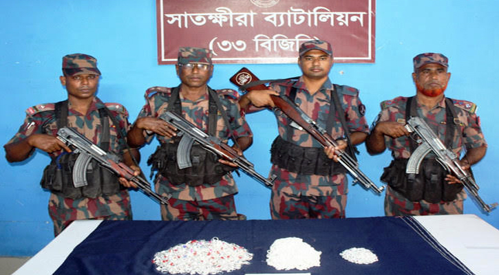 সাতক্ষীরায় বিজিবির অভিযানে ৭ মাসে স্বর্ণসহ ৪৫ কোটি টাকার পন্য জব্দ, আটক- ২৬