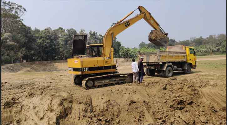 নগরকান্দায়  মাটি বিক্রি প্রশাসনের অভিযান - জরিমানা