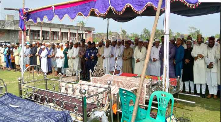 মোংলায় হৃদয়বিদারক জানাজা, এক উঠানে ৯ লাশে শোকের মাতম