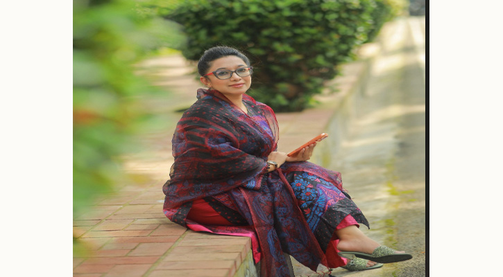 স্বল্পদৈর্ঘ্য চলচ্চিত্র অনুদান কমিটির সদস্য হলেন সাবরিনা বিনতে আহমেদ শুভ্রা