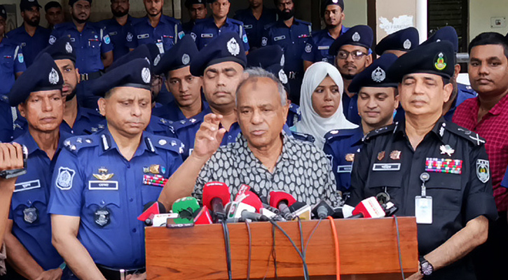 পুলিশের লুট হওয়া অস্ত্রের খোঁজে পুরস্কার ঘোষণা করবে সরকার