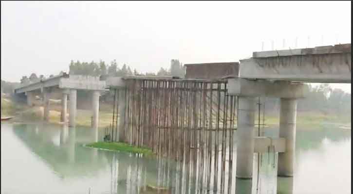 কালনা-বিষ্ণুপুর সেতুর কাজ মাঝপথে আটকে আছে দীর্ঘদিন ধরে
