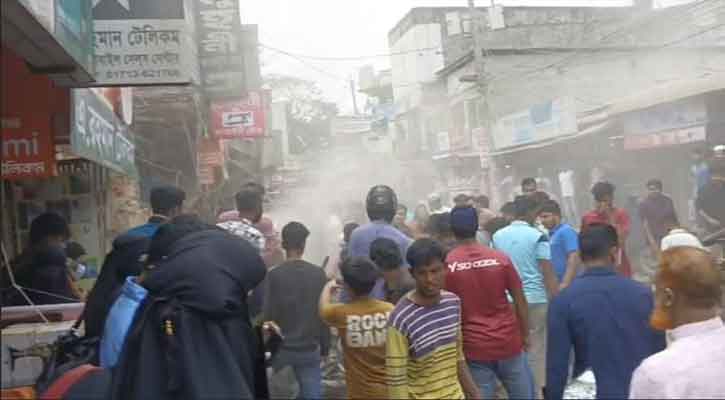 রামগঞ্জে দোকানের ছাদের অংশ ধ্বসে কলেজছাত্র নিহত, আহত ৫